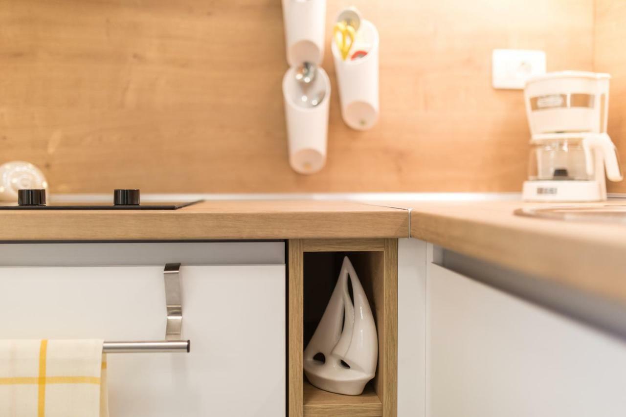 Studio Apartment Lucija Кърк Екстериор снимка
